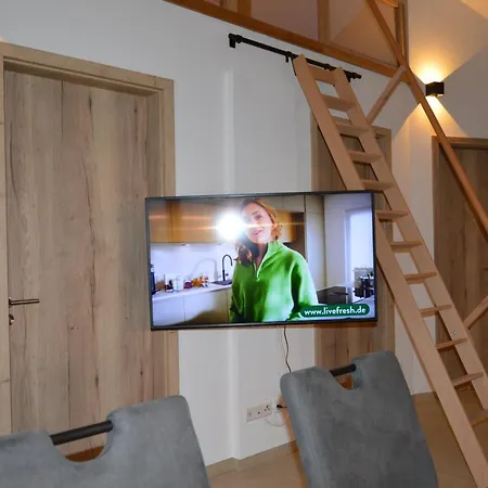 Ferienwohnung, 2 Zimmer, 4 Bis 6 Personen, 67 Qm, Mit Grossem Balkon, Entlang Am Fluss, An Der Aach, Am Bodensee, Nah Am Naturschutzgebiet * ジンゲン