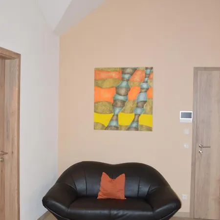 Ferienwohnung, 2 Zimmer, 4 Bis 6 Personen, 67 Qm, Mit Grossem Balkon, Entlang Am Fluss, An Der Aach, Am Bodensee, Nah Am Naturschutzgebiet アパート ジンゲン
