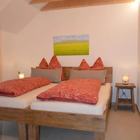 Ferienwohnung, 2 Zimmer, 4 Bis 6 Personen, 67 Qm, Mit Grossem Balkon, Entlang Am Fluss, An Der Aach, Am Bodensee, Nah Am Naturschutzgebiet *