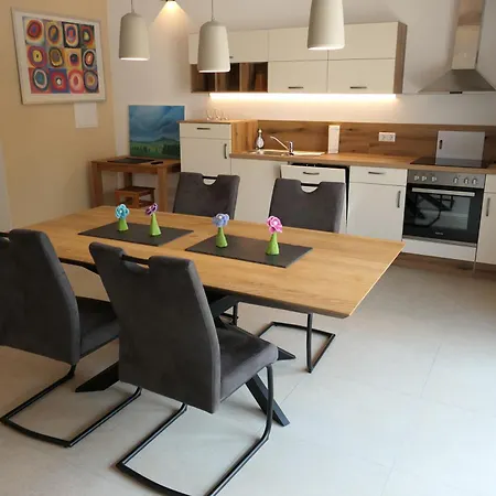 Ferienwohnung, 2 Zimmer, 4 Bis 6 Personen, 67 Qm, Mit Grossem Balkon, Entlang Am Fluss, An Der Aach, Am Bodensee, Nah Am Naturschutzgebiet