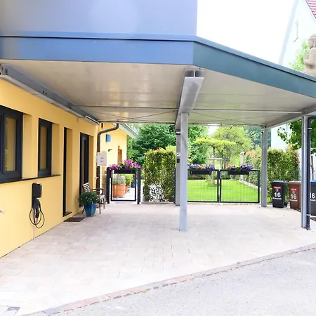 Ferienwohnung, 2 Zimmer, 4 Bis 6 Personen, 67 Qm, Mit Grossem Balkon, Entlang Am Fluss, An Der Aach, Am Bodensee, Nah Am Naturschutzgebiet ジンゲン
