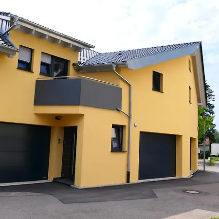 アパート Ferienwohnung, 2 Zimmer, 4 Bis 6 Personen, 67 Qm, Mit Grossem Balkon, Entlang Am Fluss, An Der Aach, Am Bodensee, Nah Am Naturschutzgebiet ジンゲン
