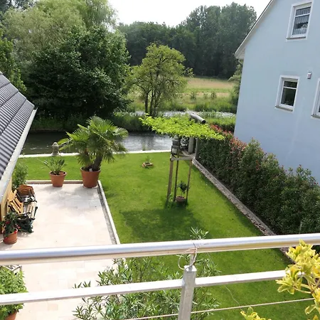 Ferienwohnung, 2 Zimmer, 4 Bis 6 Personen, 67 Qm, Mit Grossem Balkon, Entlang Am Fluss, An Der Aach, Am Bodensee, Nah Am Naturschutzgebiet * ジンゲン