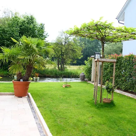 Ferienwohnung, 2 Zimmer, 4 Bis 6 Personen, 67 Qm, Mit Grossem Balkon, Entlang Am Fluss, An Der Aach, Am Bodensee, Nah Am Naturschutzgebiet Singen